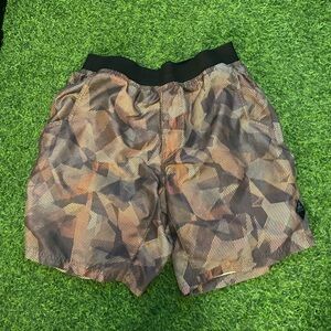 Men’s PRANA shorts 9” inseam size Small - Tech camo